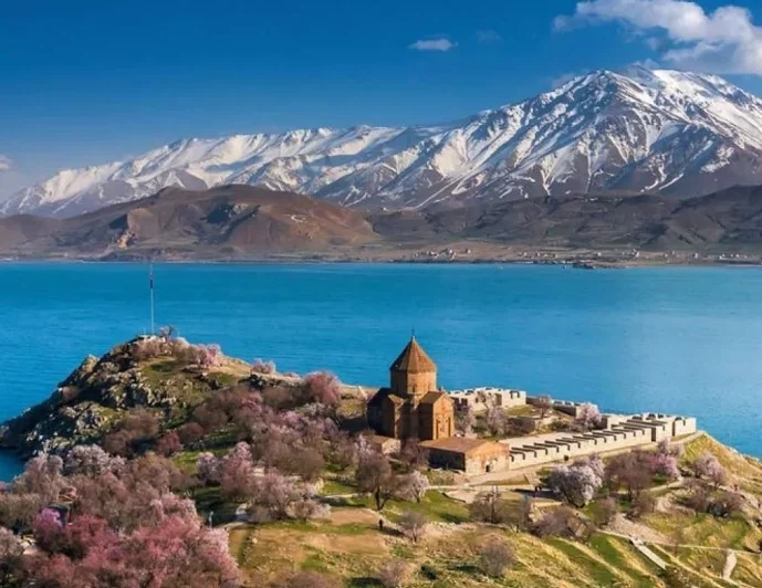 راهنمای جامع سفر به وان