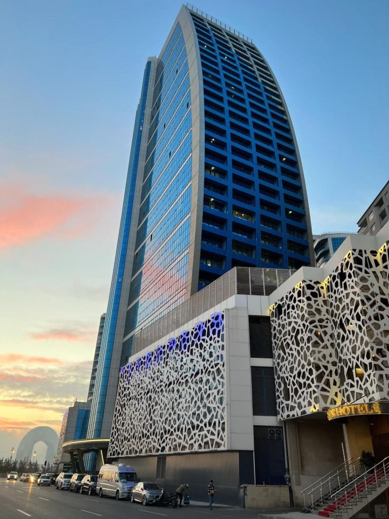 الیسون هتل باکو